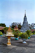 Phnom Penh - Silver Pagoda compound, king Norodom Stupa